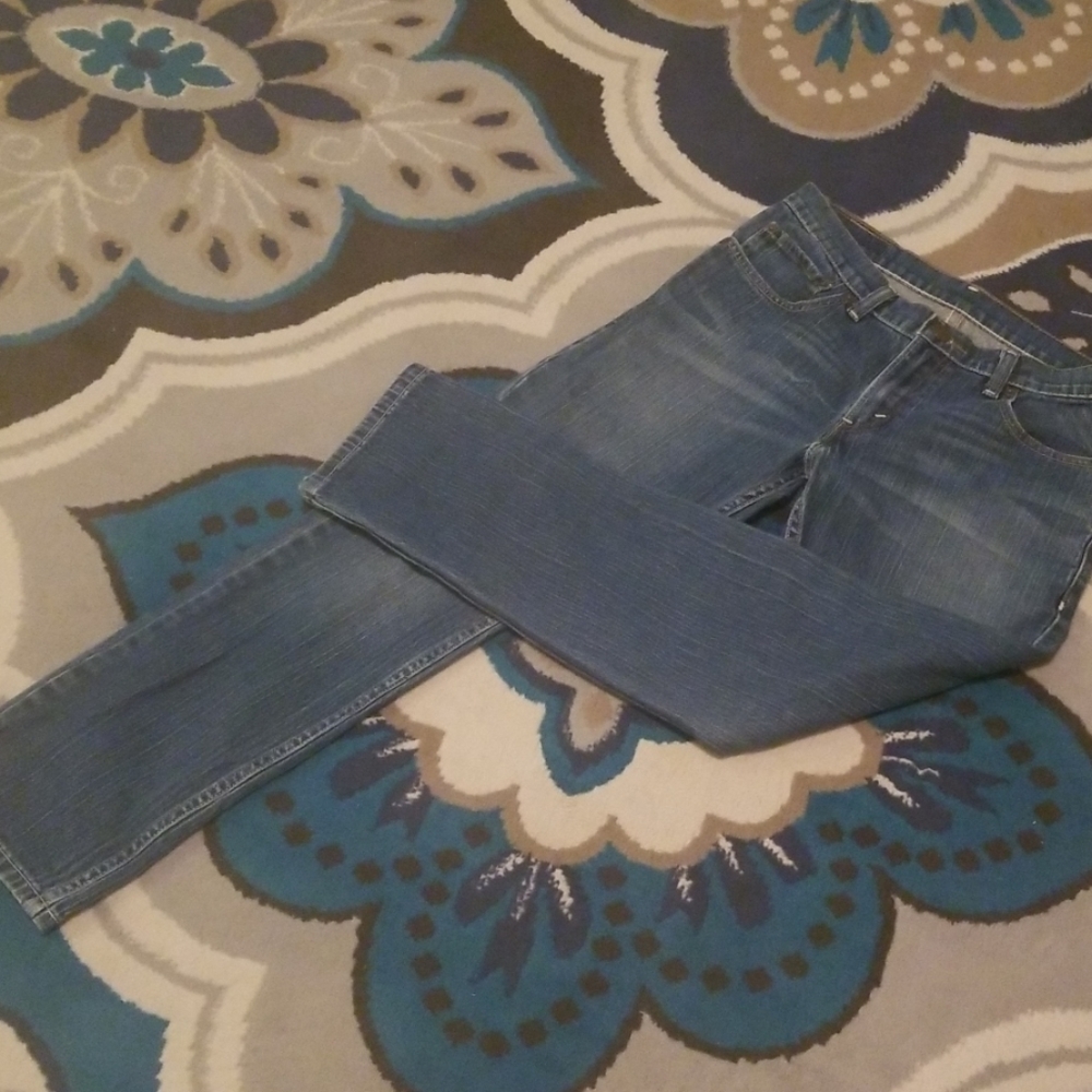 Levi's - Picture 3 of 4